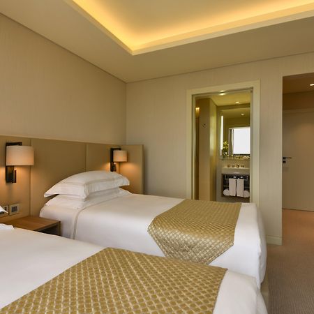 Voco Doha West Bay Suites, An Ihg Hotel Esterno foto